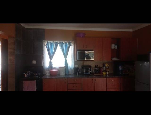 3 BEDROOM TOWNHOUSE FOR SALE IN OOSEINDE
